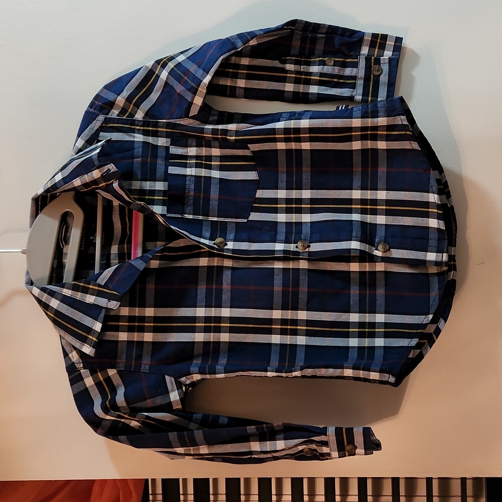 Nautica boys button down long sleeve shirt size SM 4 pre- owned good cond.